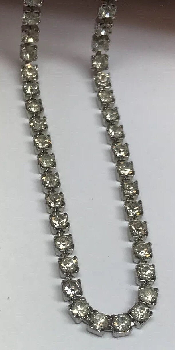 Vintage Art Deco Silver Tone Bezel Set Crystal Rhinestone Necklace