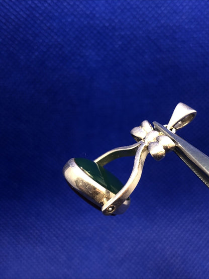 Designer A 925 Sterling Silver Oval Green Onyx and Carnelian Bow Spinner Pendant