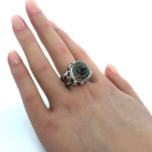 Vintage 925 Sterling Silver Round Grey Spiral Shell Wave Beach Statement Ring
