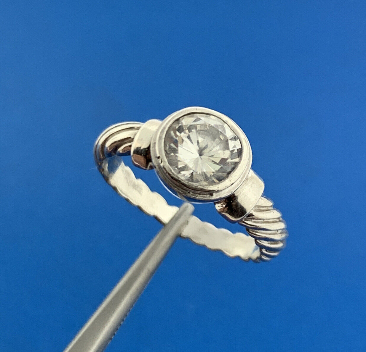 Estate 925 Sterling Silver White Quartz Solitaire Ribbed Cocktail Ring