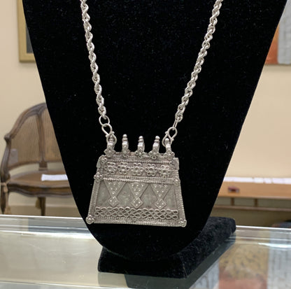 Vintage 925 Sterling Silver Artisan Floral Etched Pendant Statement Necklace