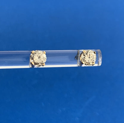 Estate 14K Yellow Gold Round Diamond Solitaire Stud Earrings