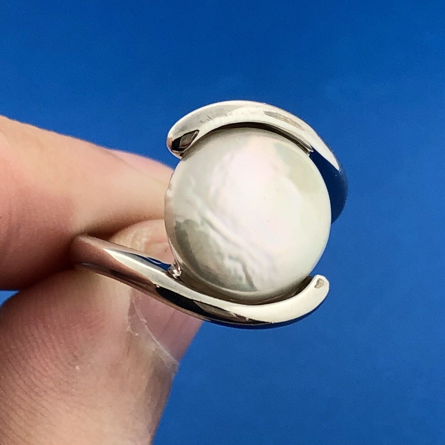 Designer 925 Sterling Silver White Abalone Cabochon Modernist Bypass Ring