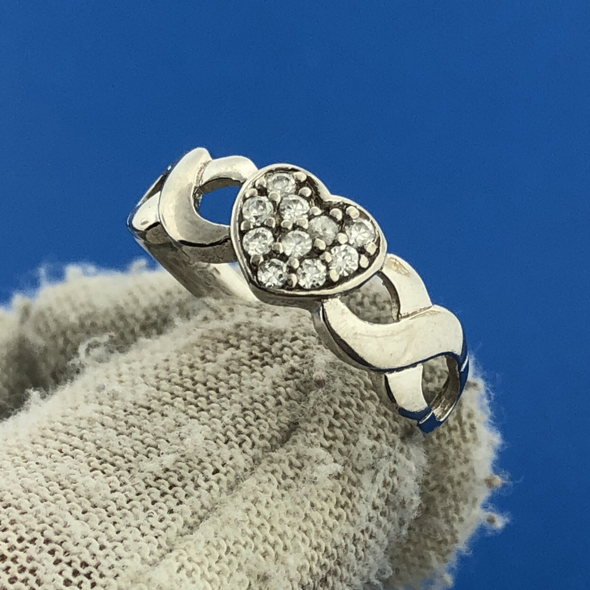 Stunning Sterling Silver 925 Sparkling CZ Openwork Twisting Heart Ring Size 6.25