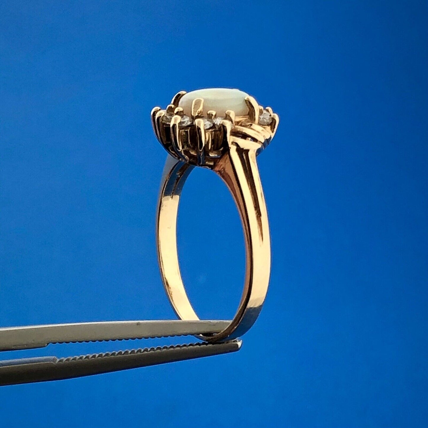 Gorgeous 14k Yellow Gold White Opal Diamond Accent Small Women's Ring Size 5.75