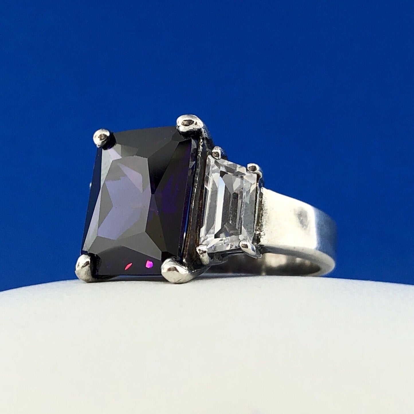 Dramatic Sterling Silver 925 Purple White CZ Statement Fashion Cocktail Ring