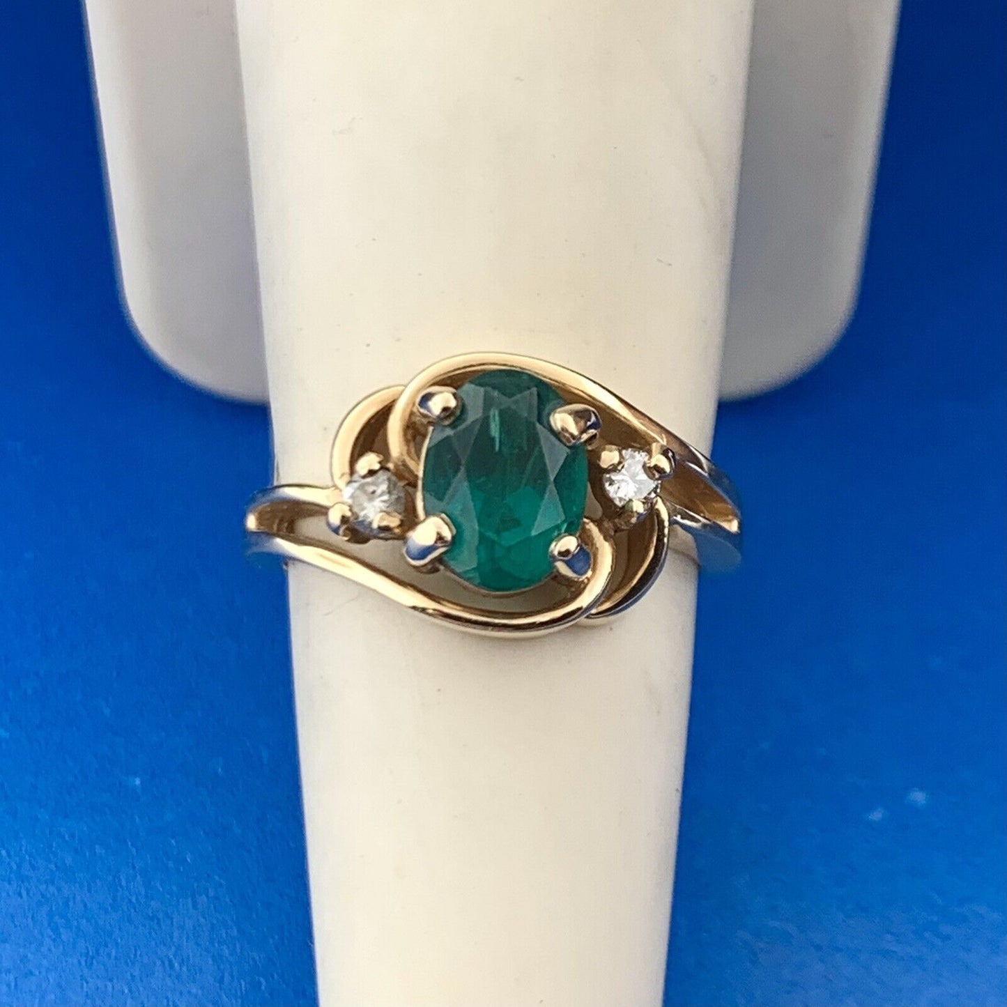 14k Yellow Gold Oval Emerald Diamond Accented May Anniversary Size 6 Ring