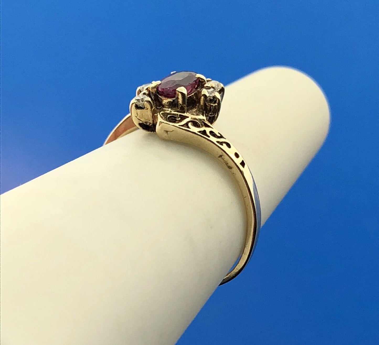 Vintage 10K Yellow Gold Garnet Diamond January Anniversary Bypass Ring