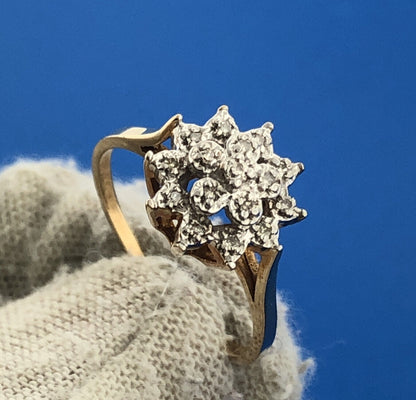 Gorgeous 10k Yellow Gold Round Cut Diamond Pointed Star Dome Ring Size 6.75