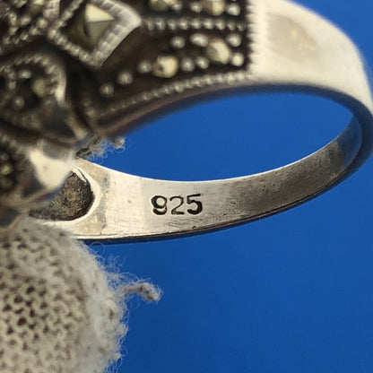 Estate 925 Sterling Silver Garnet Marcasite Flower January Birthstone Ring