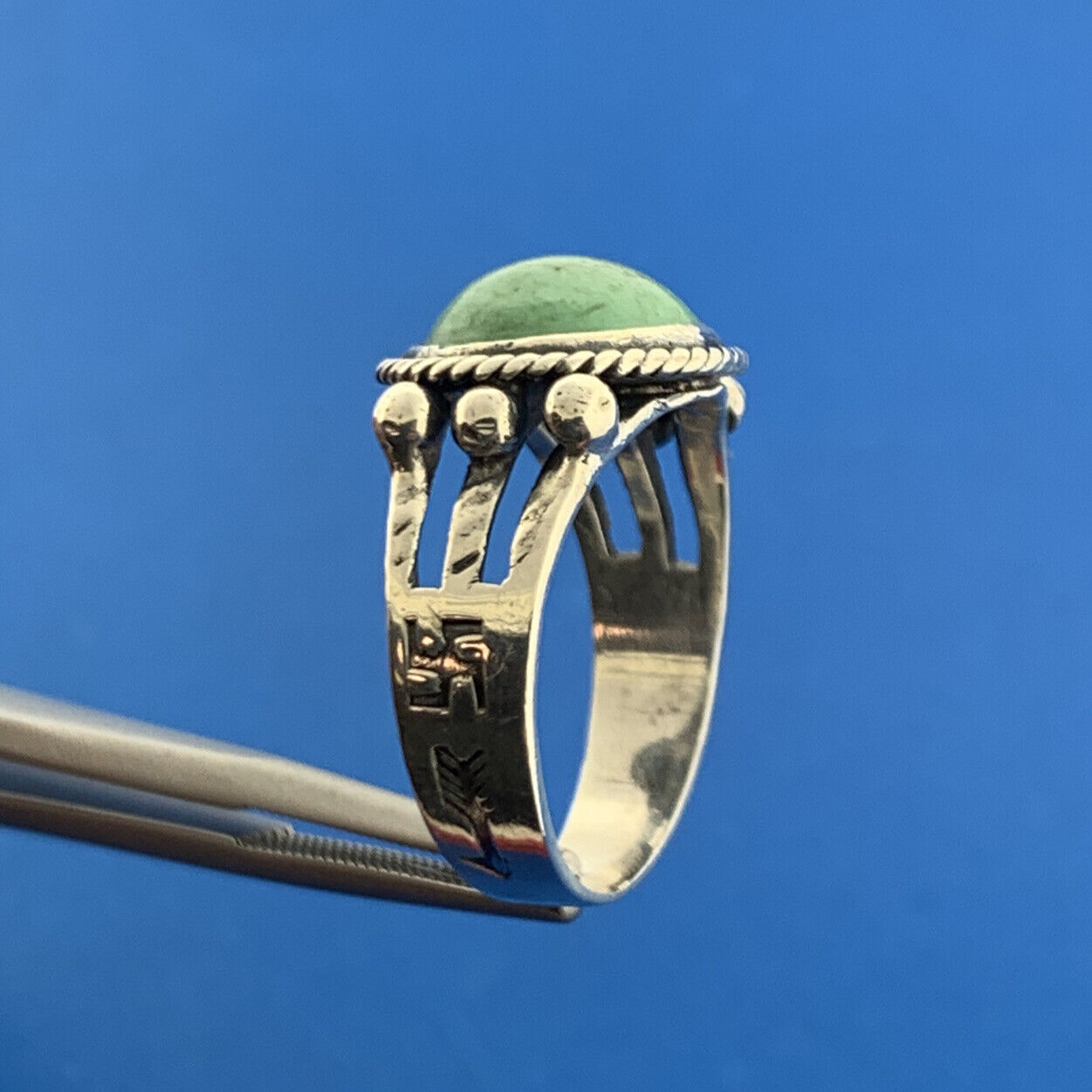 Vintage Native American 925 Sterling Silver Green Turquoise Storyteller Ring