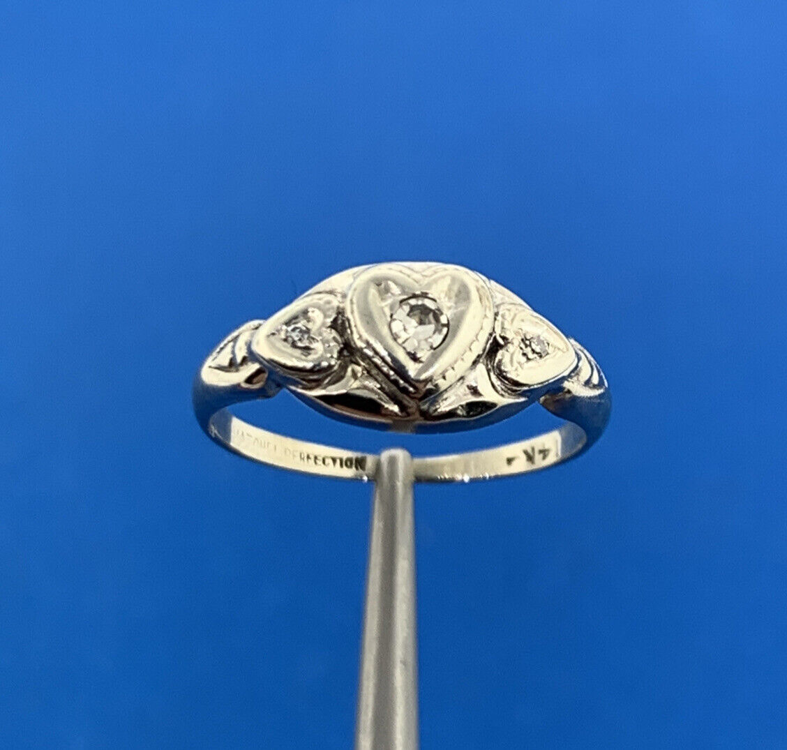 Vintage 14K White Gold Round Diamond Heart Promise Sweethear Engagment Ring