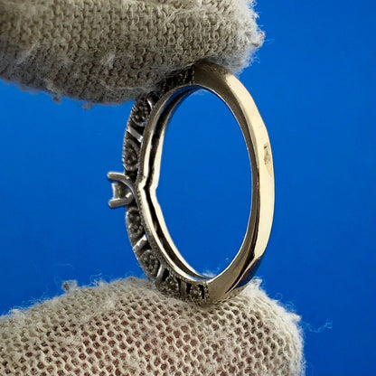 Gorgeous 10k White Gold Round Cut Diamond Heart Band Engagement Ring Size 4
