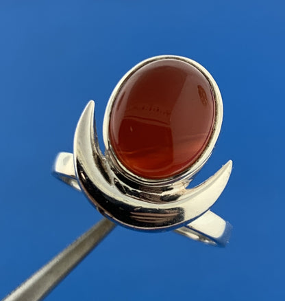 Stunning Sterling Silver 925 Oval Cabochon Carnelian Crescent Ring Size 8