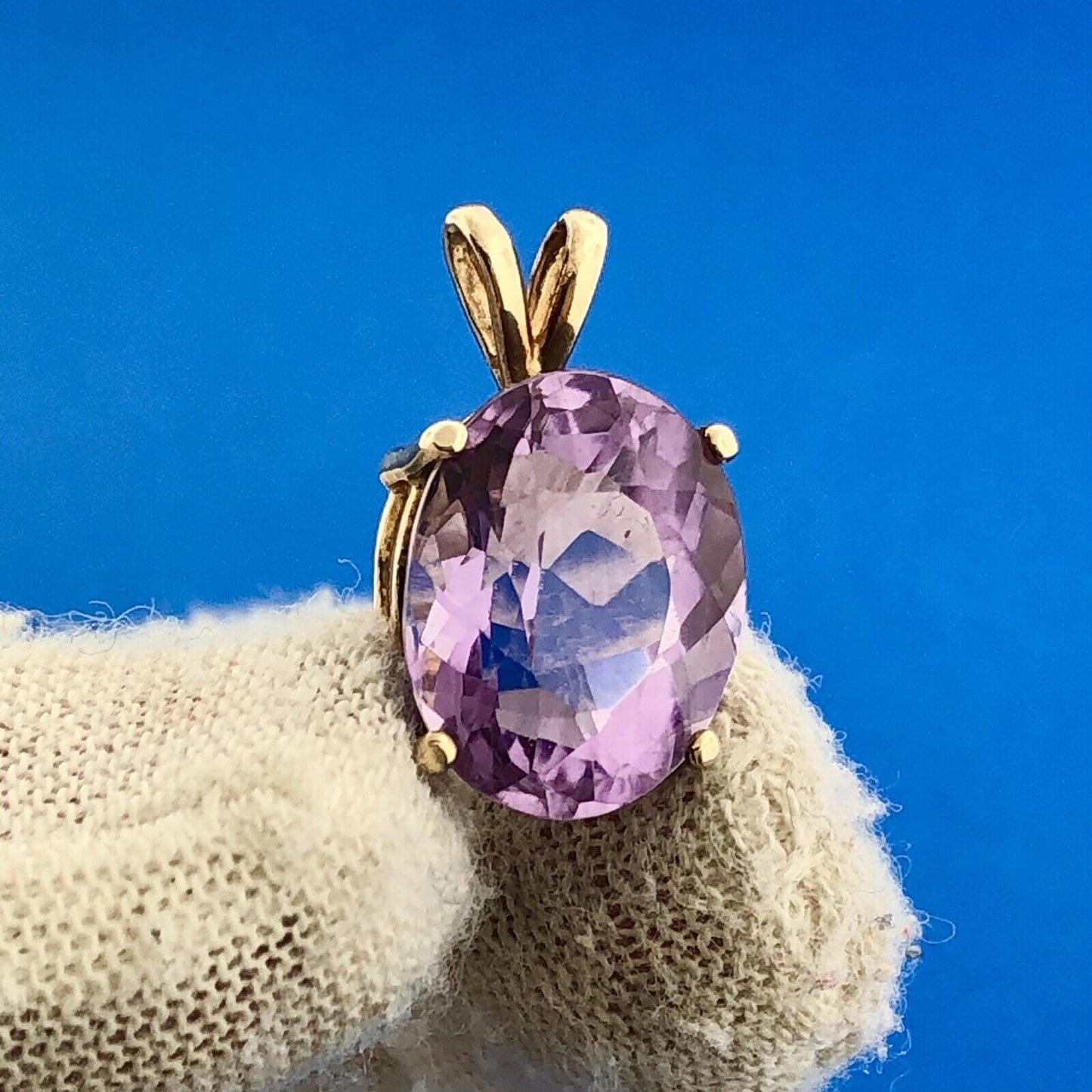 Gorgeous 14k Yellow Gold Oval Cut Solitaire 6.5 ct Purple Amethyst Pendant
