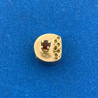 Vintage 10K Yellow Gold Round Garnet Textered Slide Bracelet Charm