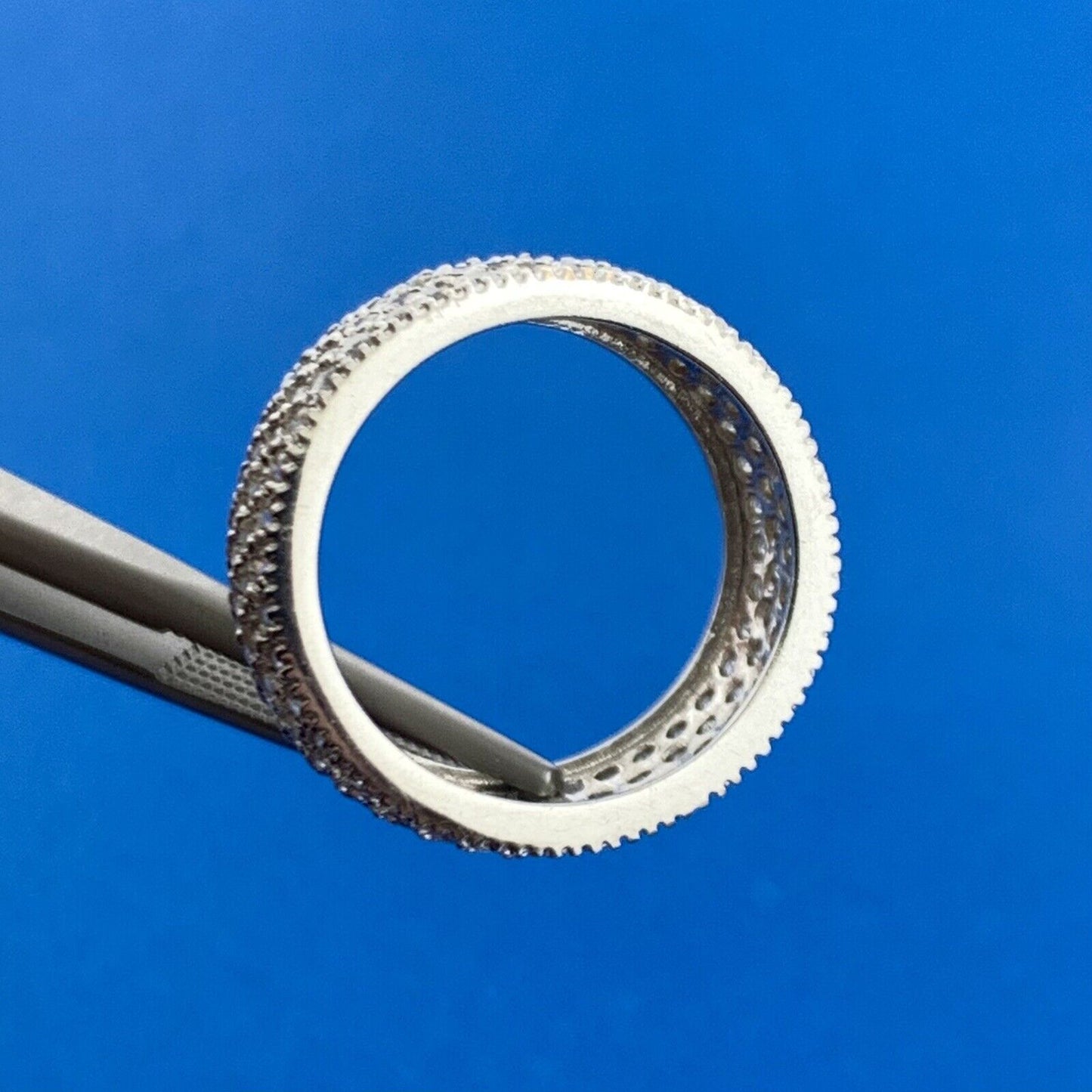 Gorgeous 18k White Gold Round Cut Sparkling CZ Infinity Band Ring Size 6.5