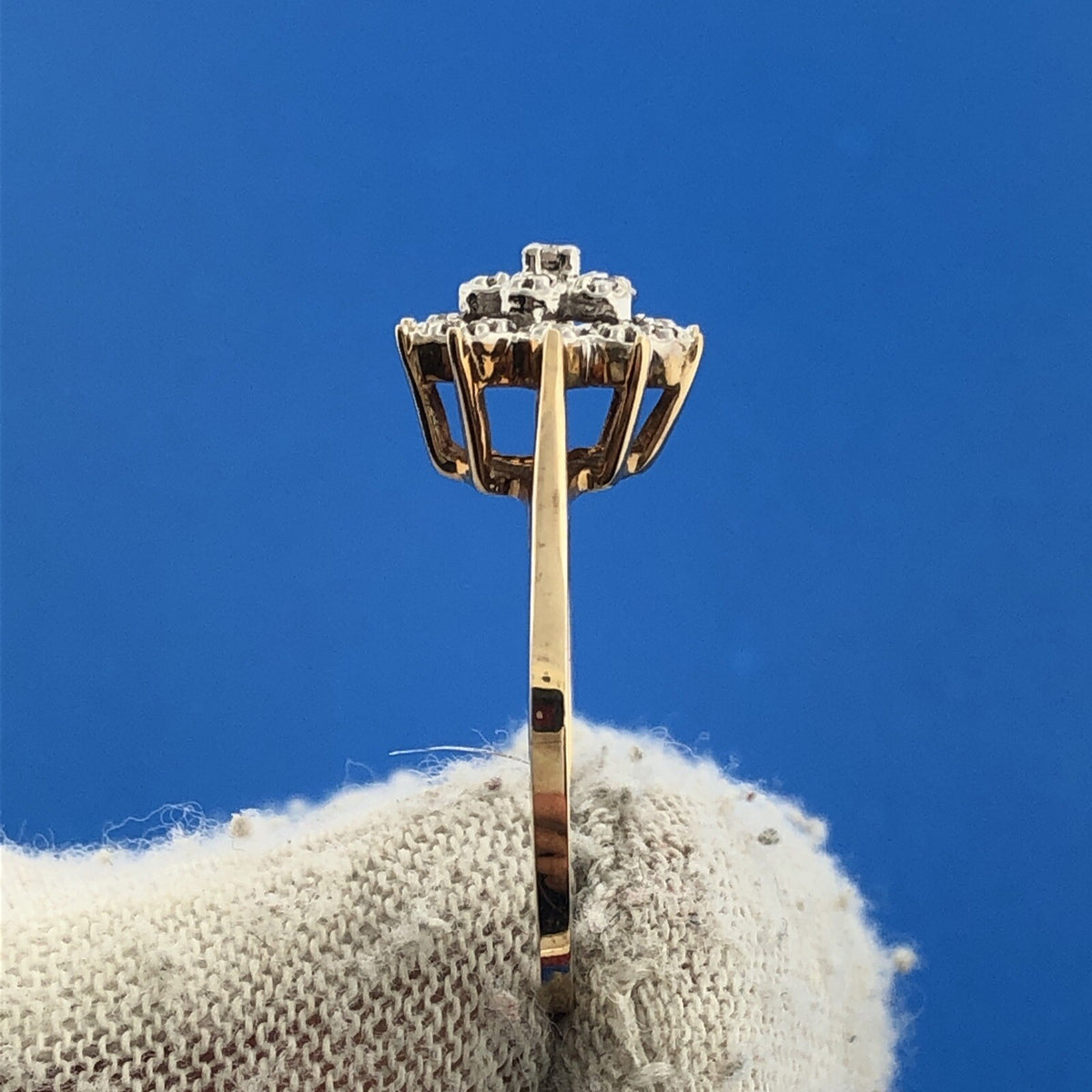Gorgeous 10k Yellow Gold Round Cut Diamond Pointed Star Dome Ring Size 6.75