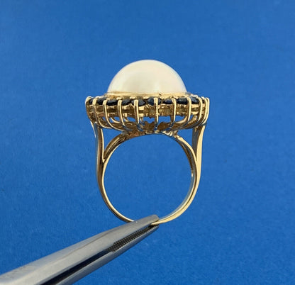 Vintage Designer 14K Yellow Gold Mabe Pearl Sapphire Halo Statement Cocktail Rin