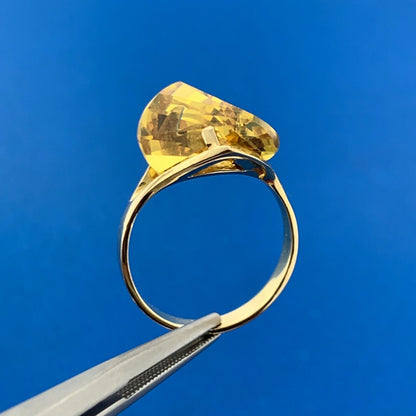 Modernist 18K Yellow Gold Yellow Canary Tourmaline Asymmetrical Chunk Ring