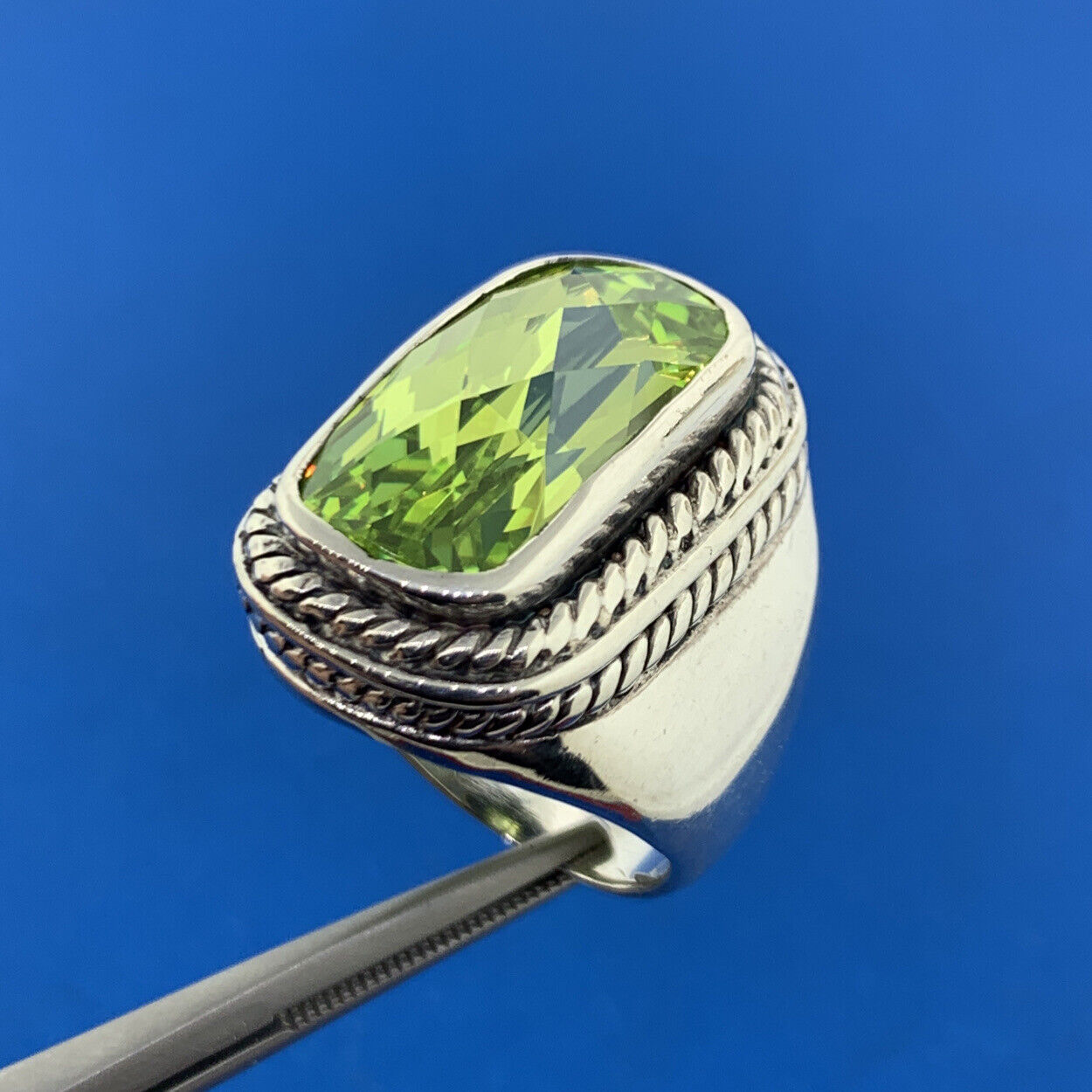 Designer 925 Sterling Silver Rectangle Cushion Cut Peridot Statement Finger Ring