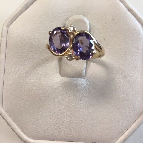 Vintage 10K Yellow Gold Oval Amethyst Diamond Accent Cocktail Ring Size 6
