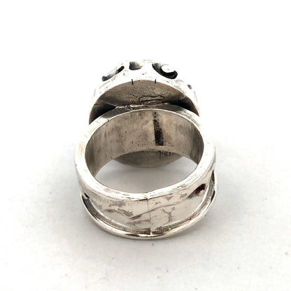 Vintage 925 Sterling Silver Round Grey Spiral Shell Wave Beach Statement Ring