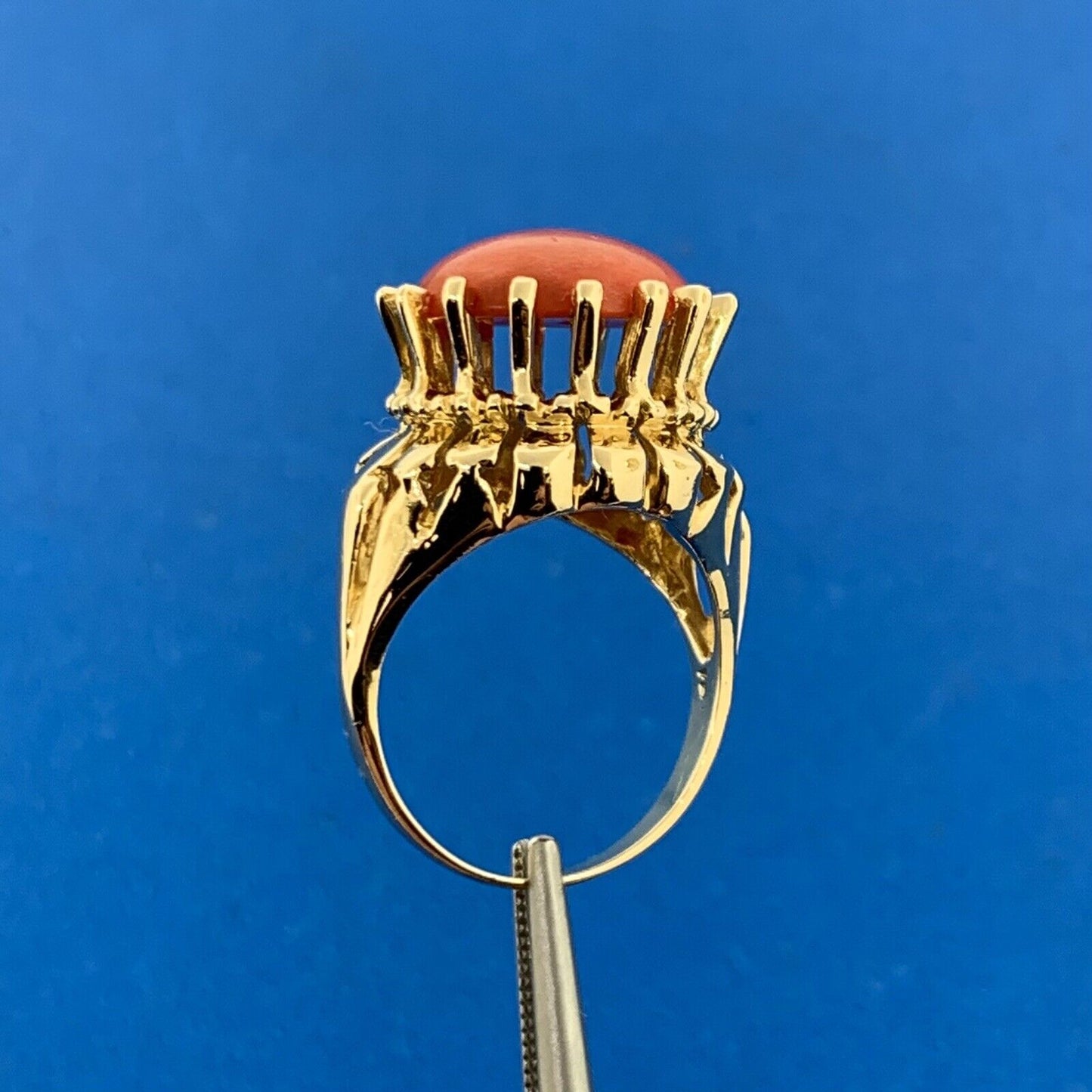 18K Yellow Gold Coral Solitaire Crown Style Size 6 Statement Cocktail Ring