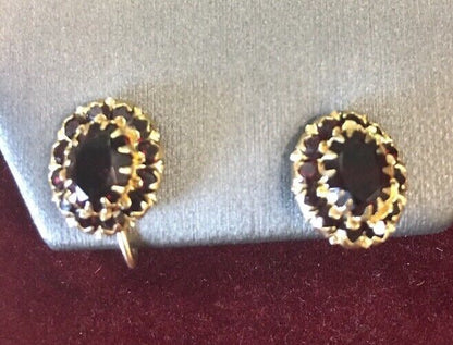 Vintage 14K Yellow Gold Oval Garnet Cluster Screw Back Earrings