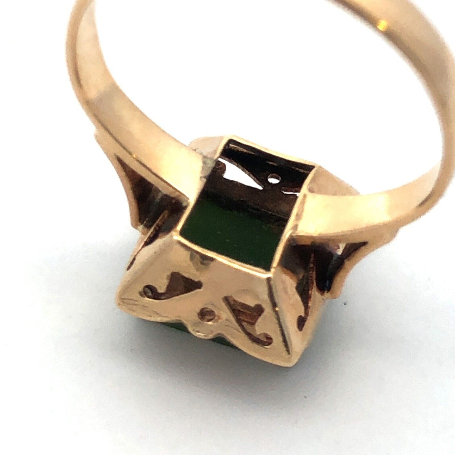 Estate 14K Yellow Gold Rectangle Jade Cabochon Oriental Style Cocktail Ring