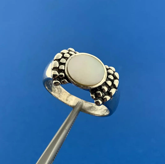 Designer NF 925 Sterling Silver Mother Of Pearl Oval Cabochon Beaded Style Ring