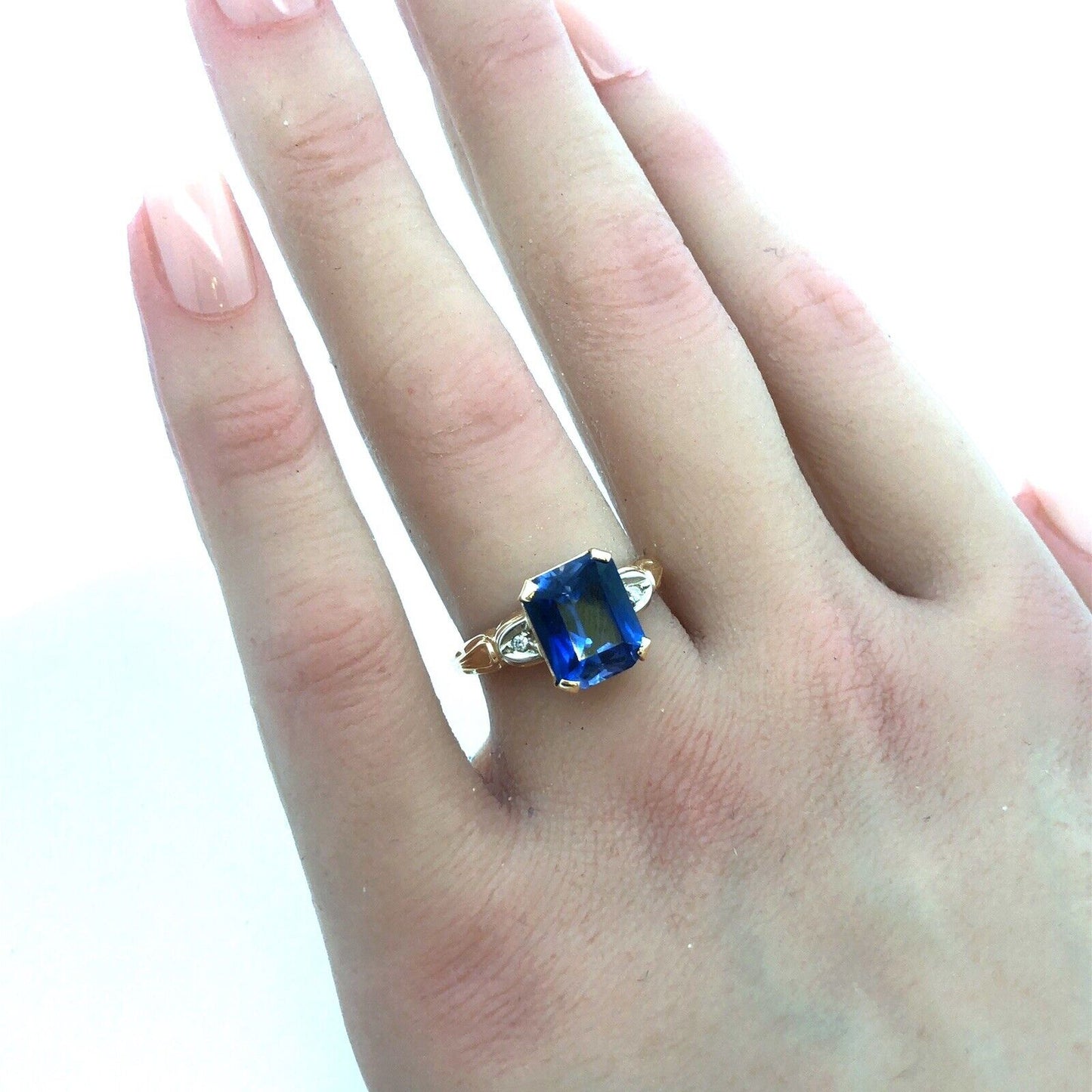 Vintage 14K Yellow Gold Emerald Cut Blue Sapphire Diamond Accent Occasion Ring