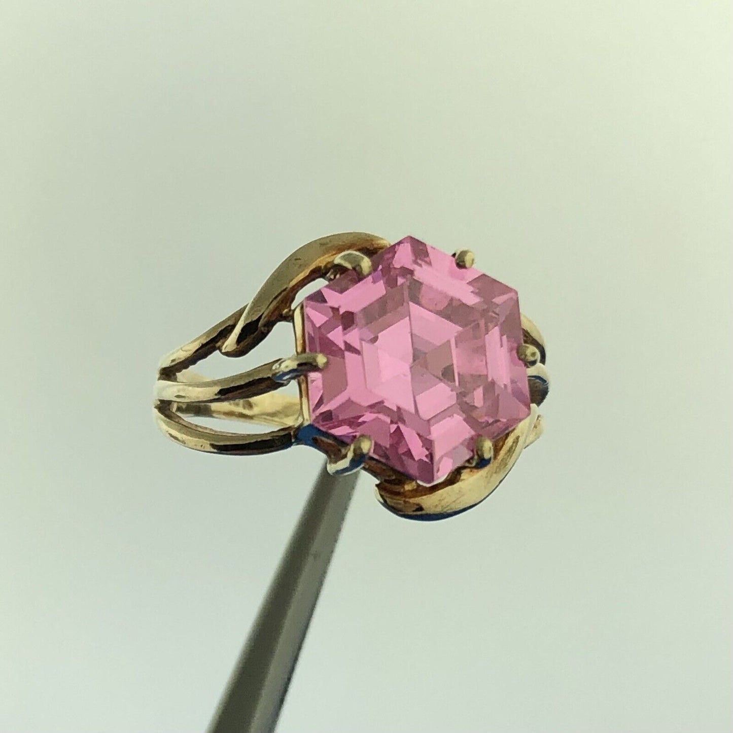 Gorgeous 10k Yellow Gold Faceted Hexagon Pink Ice CZ Modernist Ring Size 6