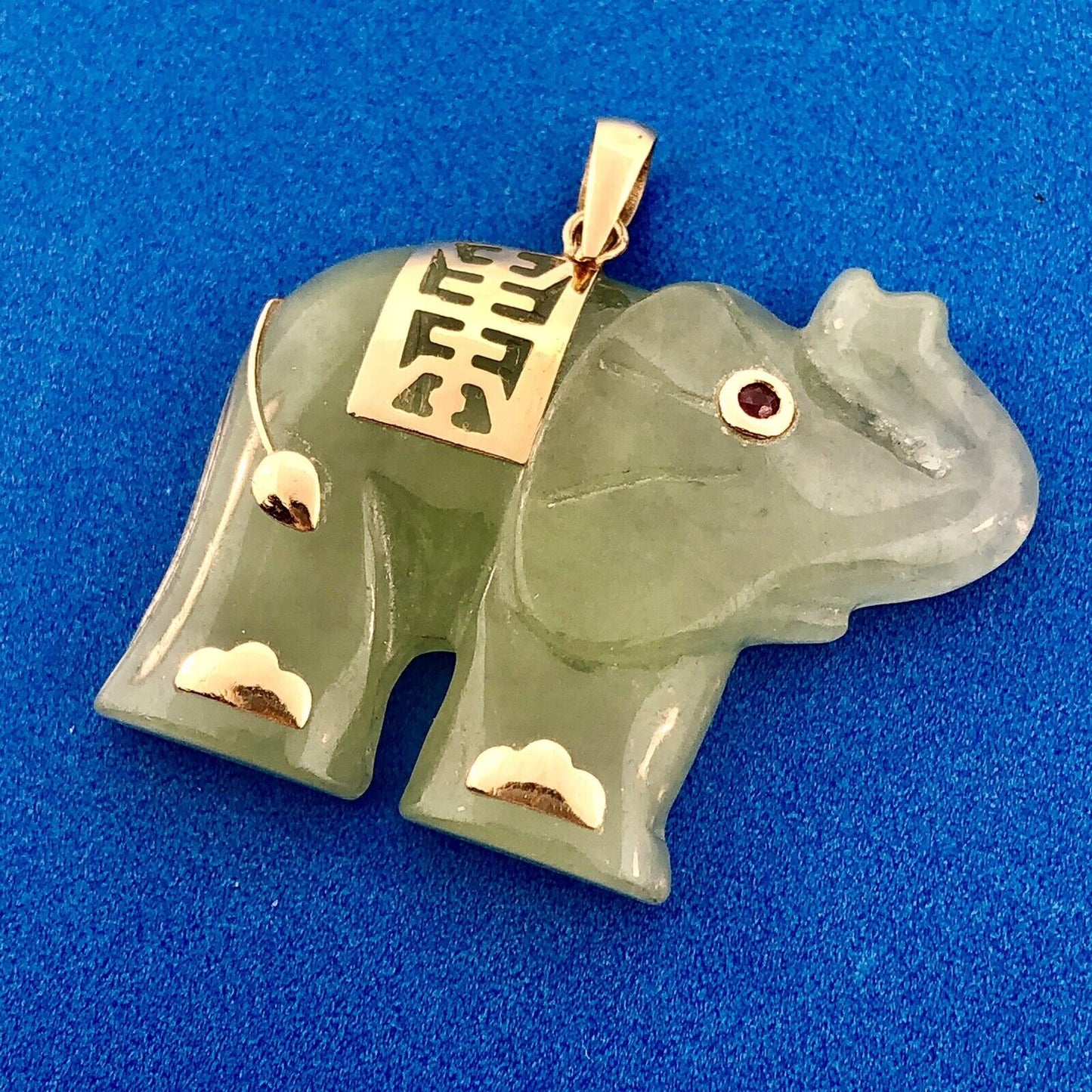 Vintage 14K Yellow Gold Carved Jade Jadeite Ruby Eye Elephant Good Luck Pendant