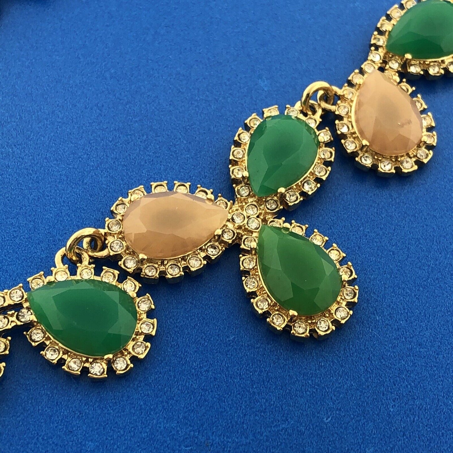 Kate Spade Gold Tone Rhinestone Glass Stone Floral Panel Collar Necklace W/Pouch