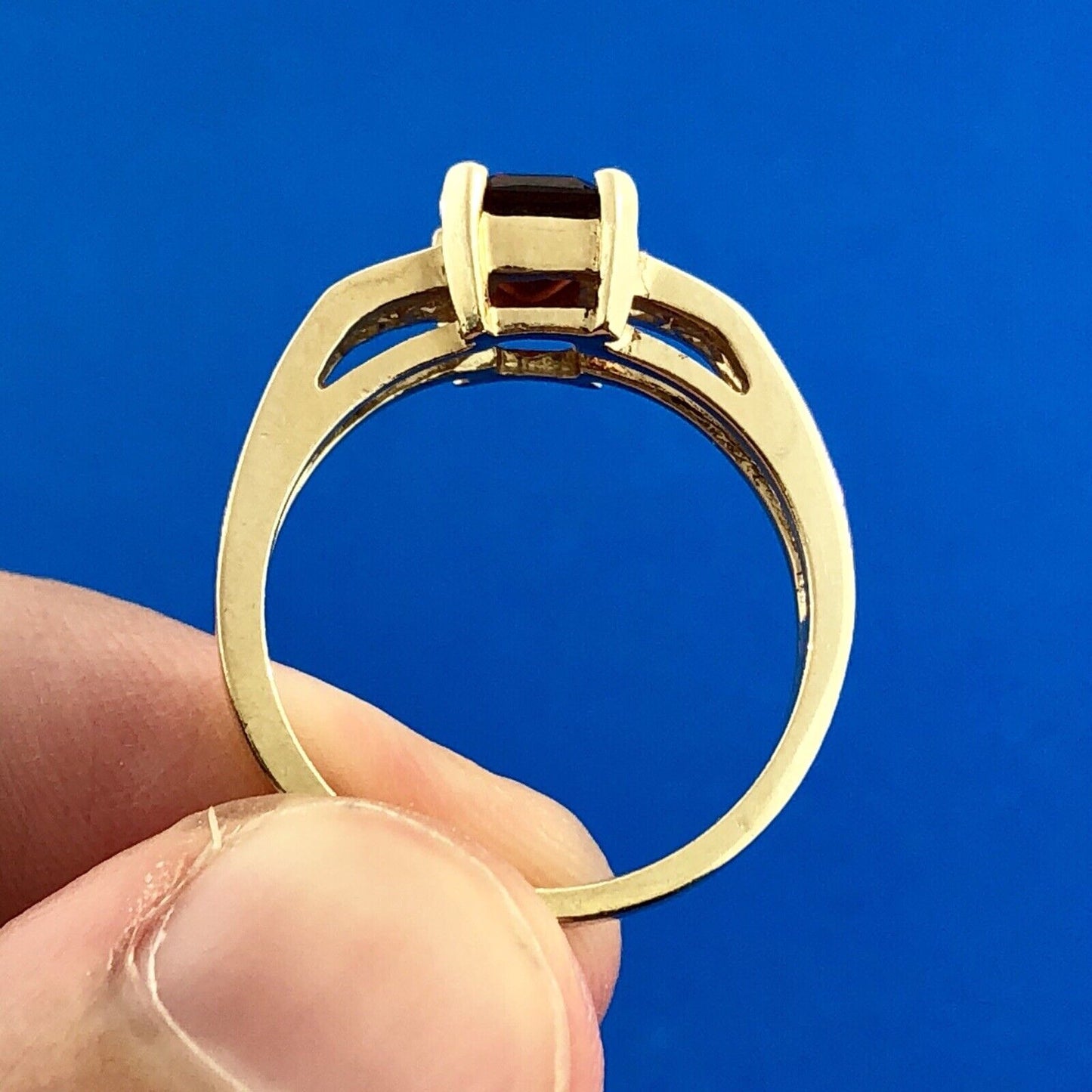 Modern 14K Yellow Gold Garnet Diamond Engagement Bridal Cocktail Ring