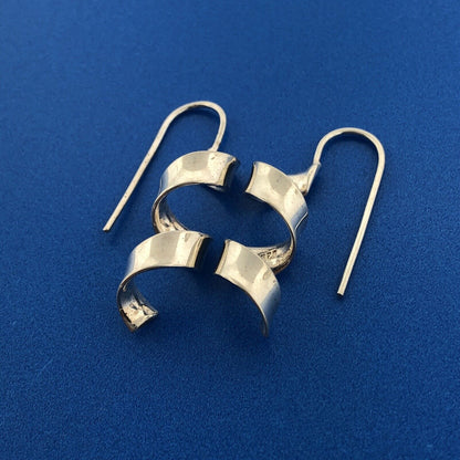 Stunning Sterling Silver 925 Twisting Spiral Ribbon Wire Hook Earrings