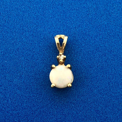 Vintage 14K Yellow Gold Opal Cabochon Diamond Accent October Anniversary Pendant