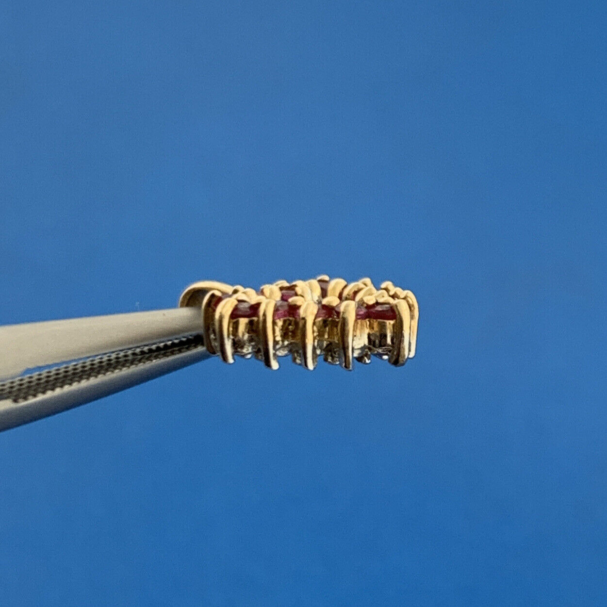 Gorgeous 10k Yellow Gold Round Cut Red Ruby Romantic Open Heart Pendant