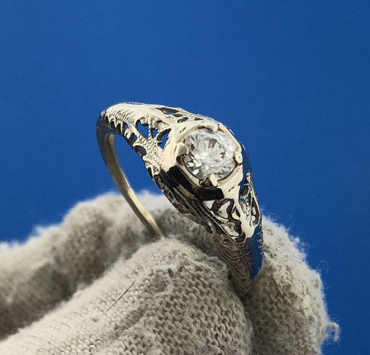 Gorgeous 14k White Gold Sparkling CZ Openwork Filigree Ring Size 5.75