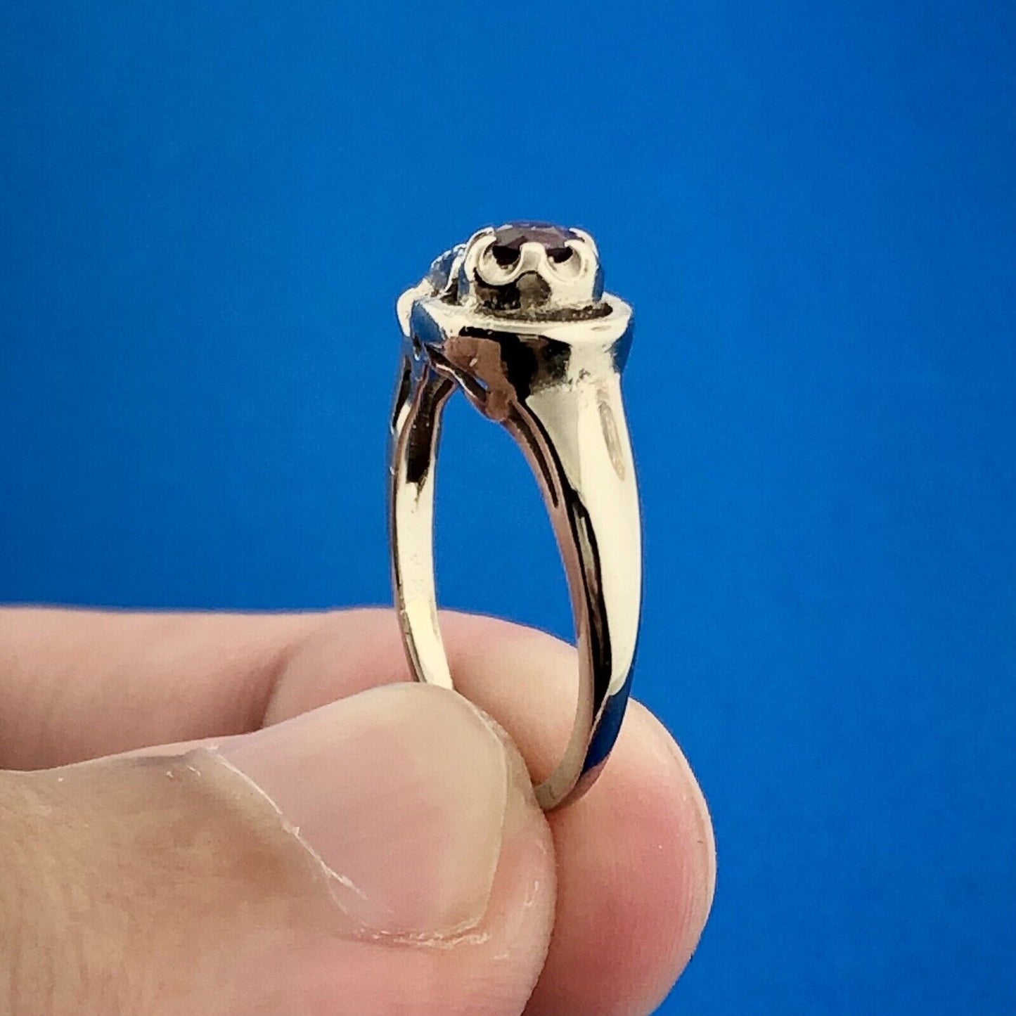 Modernist 14k White Gold Round Cut Pink Ruby Diamond Accent Ring Size 4.75