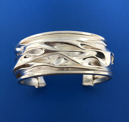 KatzoWork Kat Jamieson 999 Silver Shibori V Wide Handcrafted Cuff Bracelet