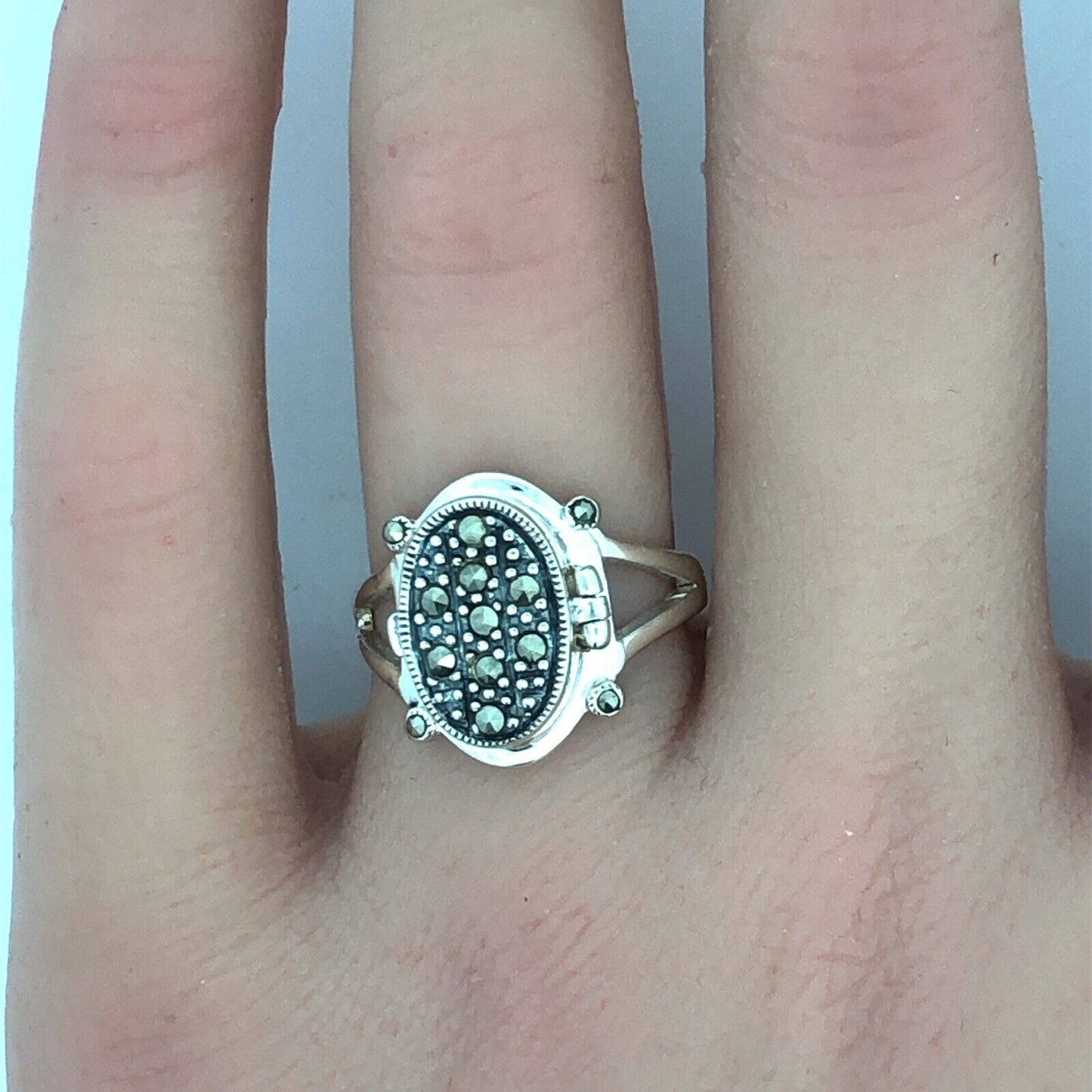 Vintage Designer 925 Sterling Silver Marcasite Oval Pill Box Ring