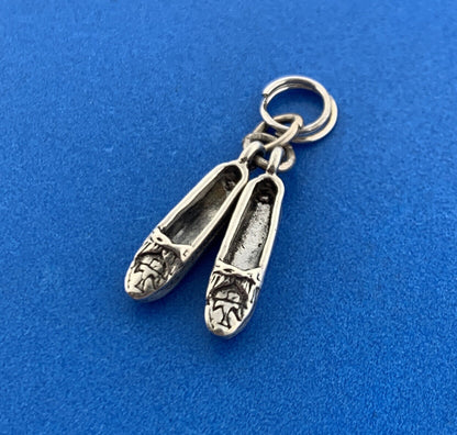 Vintage Sterling Silver Native American Phoenix Design Moccasins Souvenir Charm