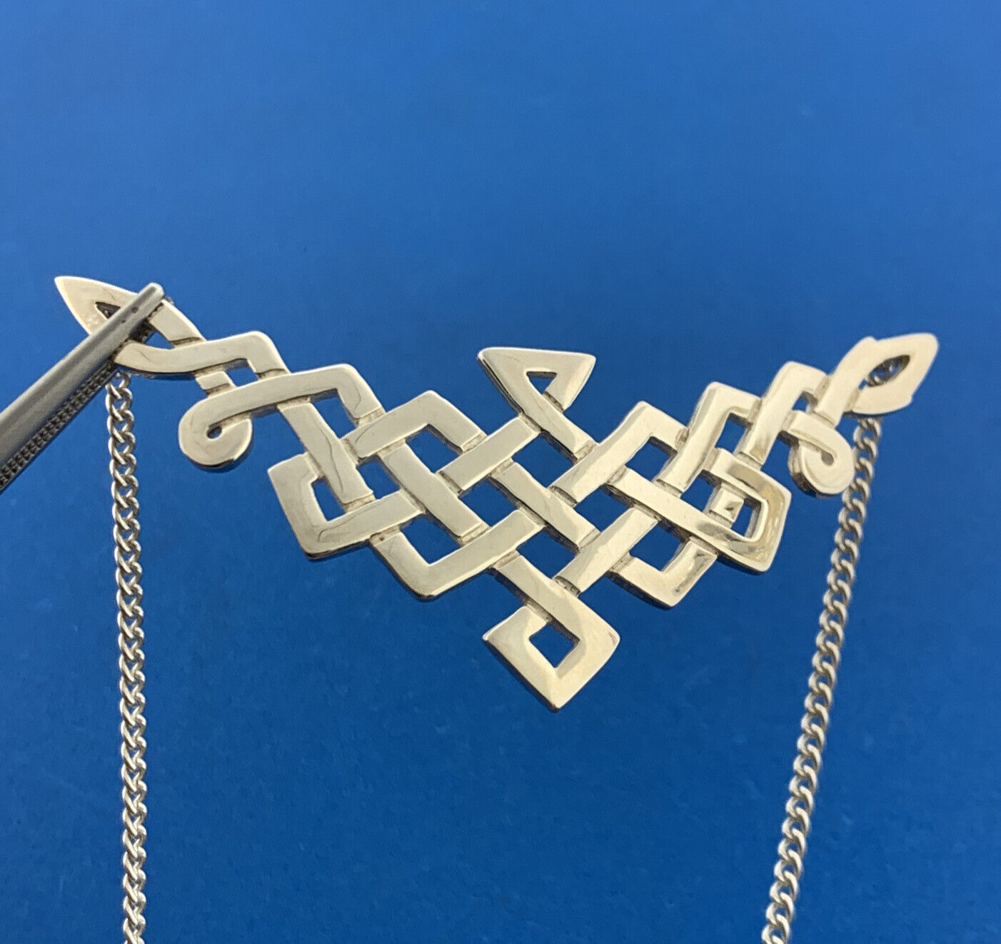 Vintage Designer 925 Sterling Silver Modernist Celtic Lines Small Bibb Necklace