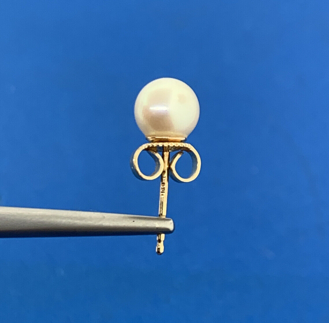 Designer 14K Yellow Gold Pearl 6.4mm Solitaire Classic Stud Earrings