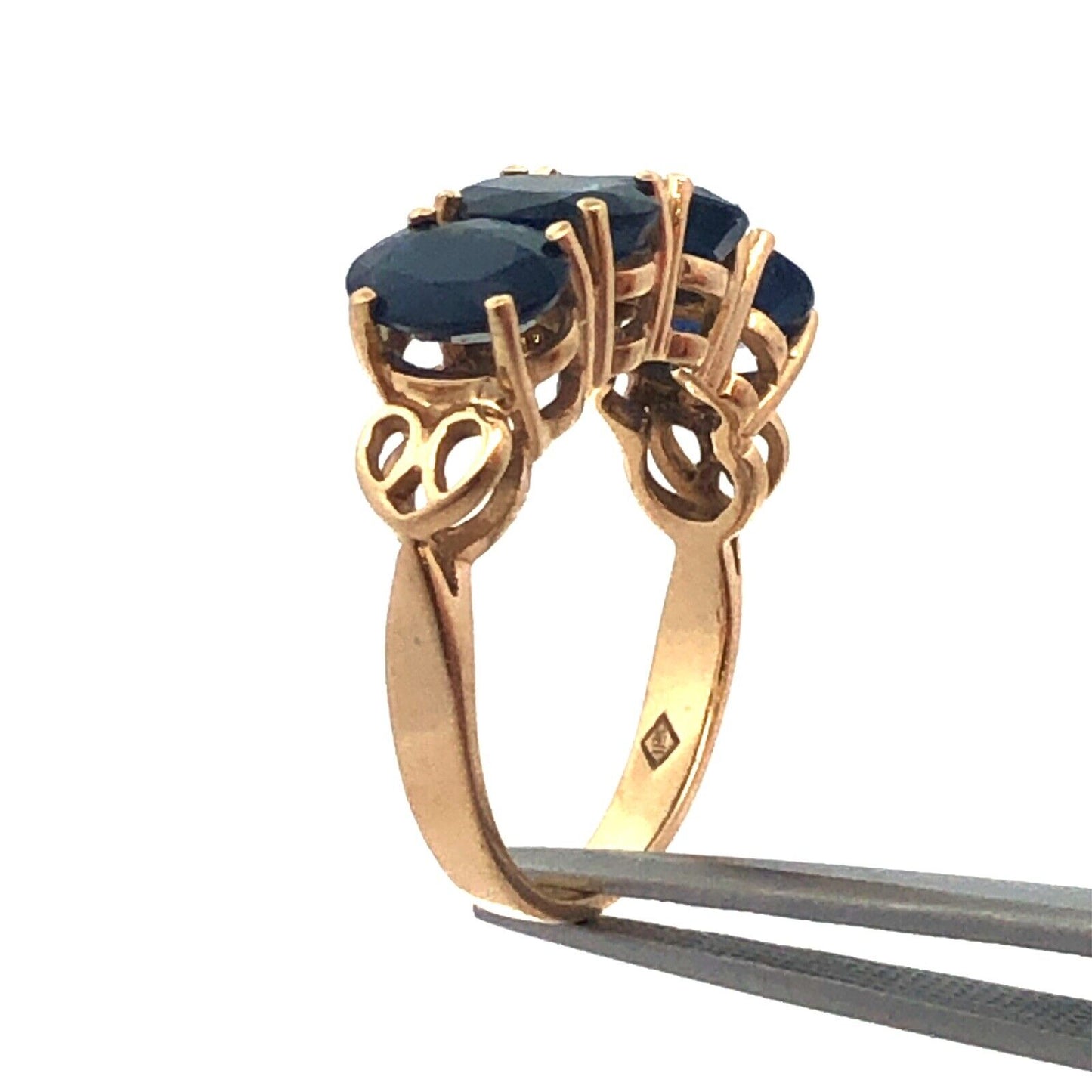 10k Yellow Gold 4 Carat Sapphire Ring