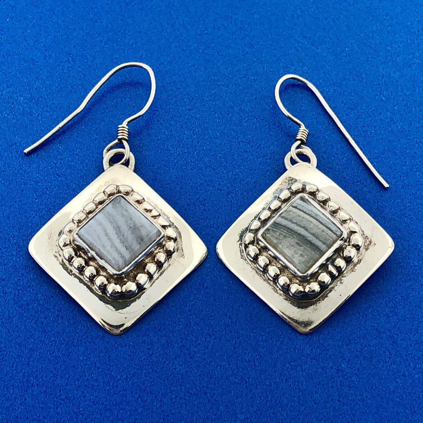 Lovely Sterling Silver 925 Cabochon Gray Lace Agate Square Dangle Hook Earrings