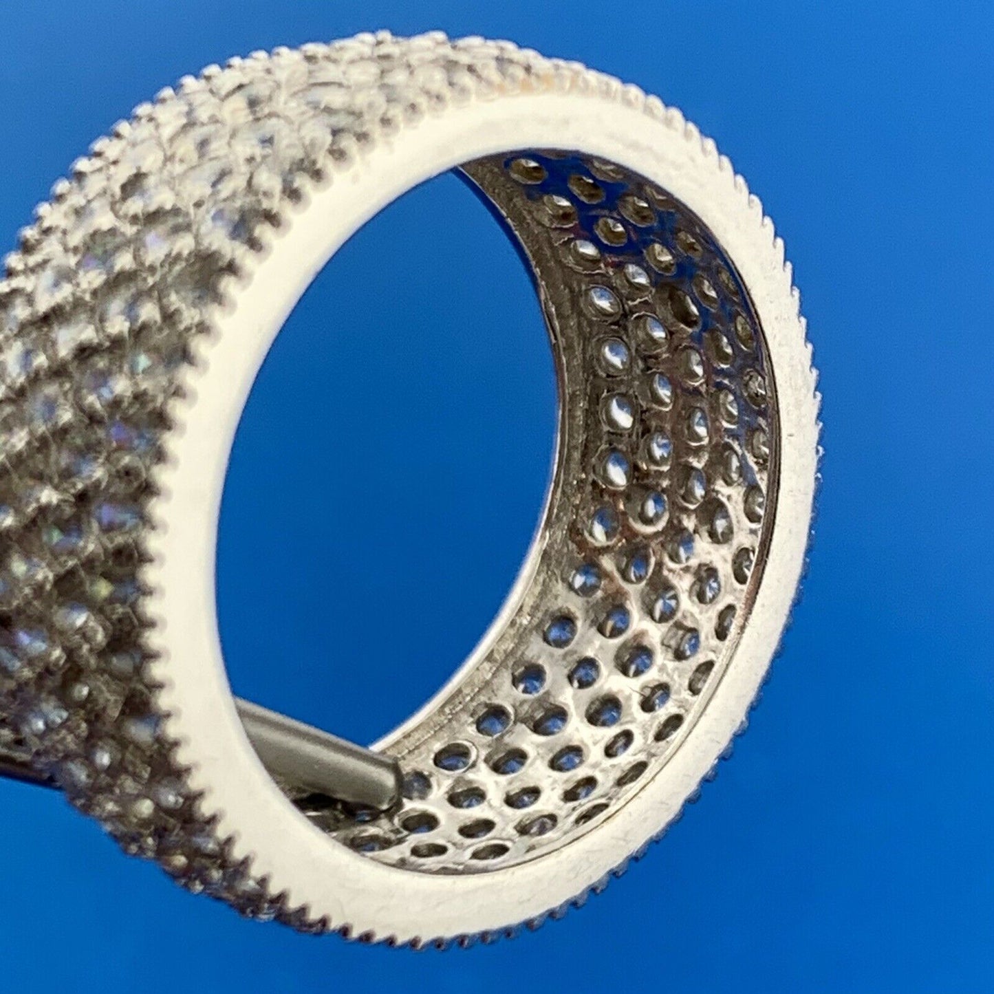 Gorgeous 18k White Gold Round Cut Sparkling CZ Infinity Band Ring Size 6.5