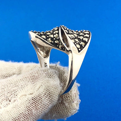 Retro Sparkling 925 Sterling Silver Marcasite Leaf Bypass Statement Ring